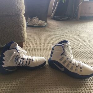 2016 Nike Hyperdunk Basketball shoe size 8.5